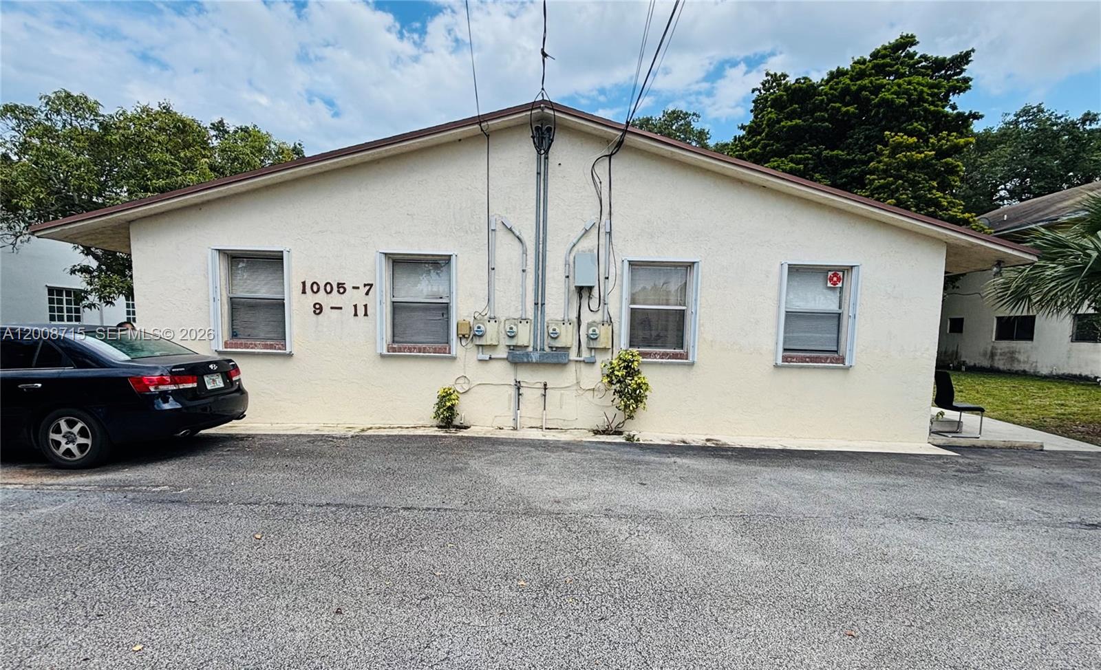1011 Southwest 8th Street, Unit D Hallandale Beach, FL 33009 - Photo 10 of 17