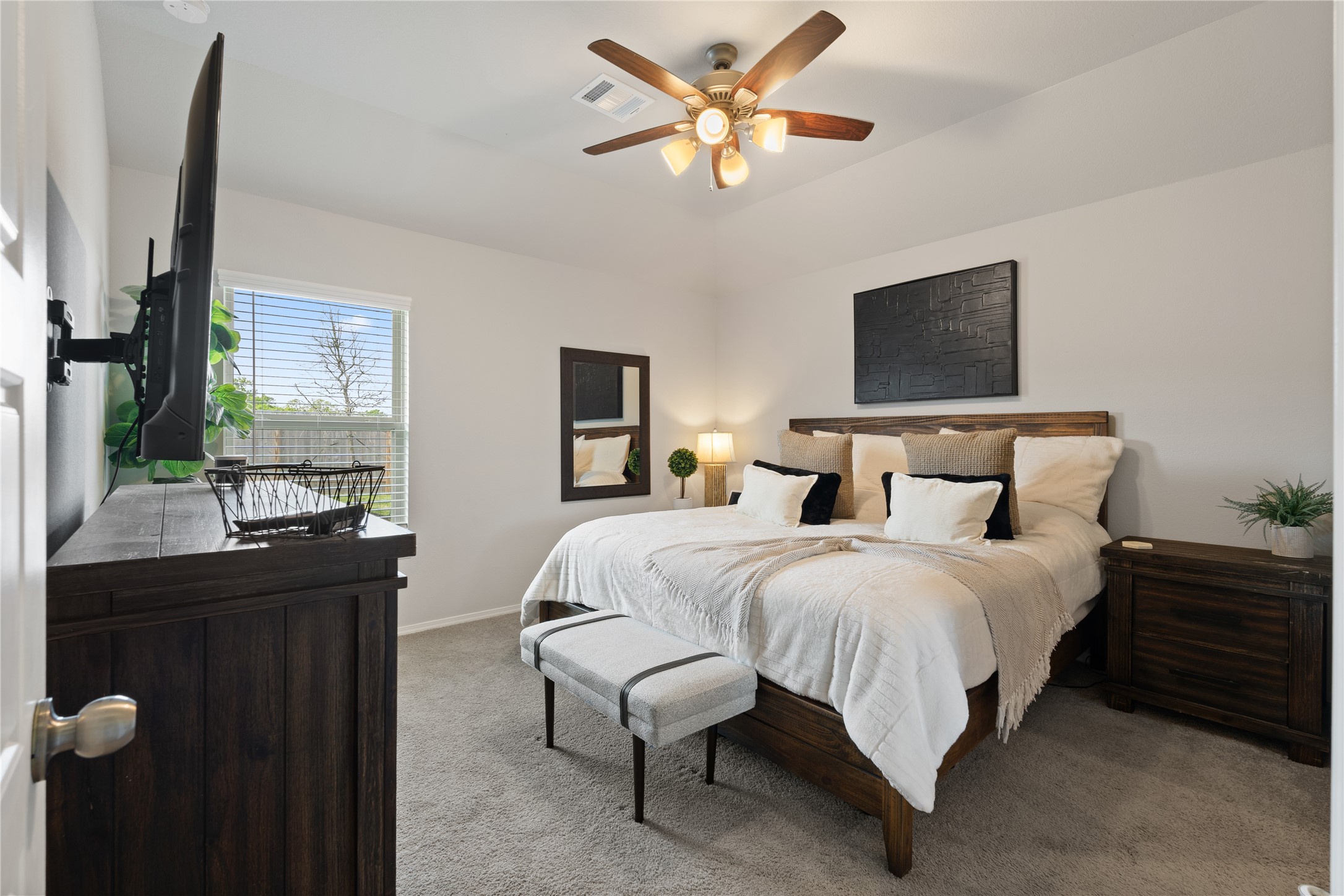 534 Dalloway Street Conroe, TX 77316 - Photo 6 of 15 Primary Bedroom