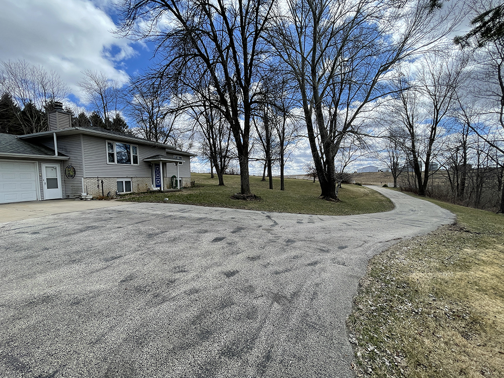 18474 Holly Road Morrison, IL 61270 - Photo 5 of 45