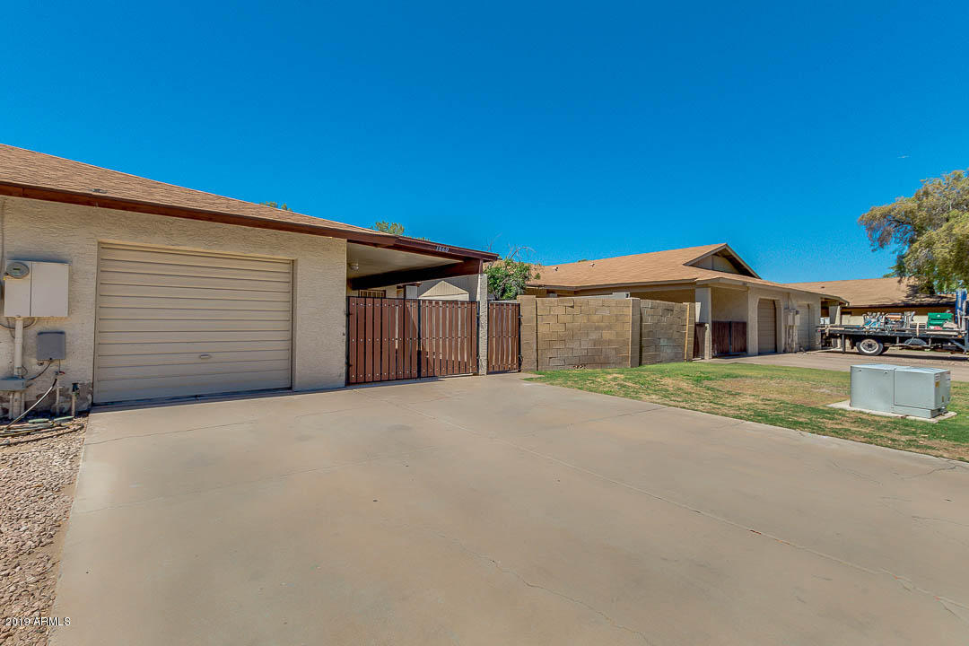 1860 East Inverness Avenue Mesa, AZ 85204 - Photo 2 of 29 02-Inverness