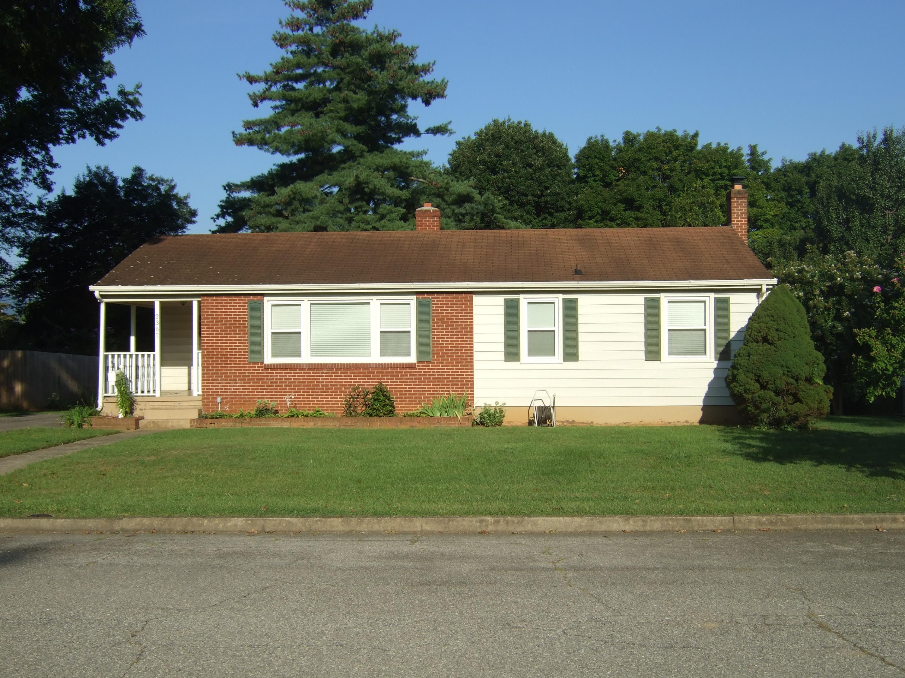 2367 Idavere Road Southwest Roanoke, VA 24015 - Photo 1 of 26 Main