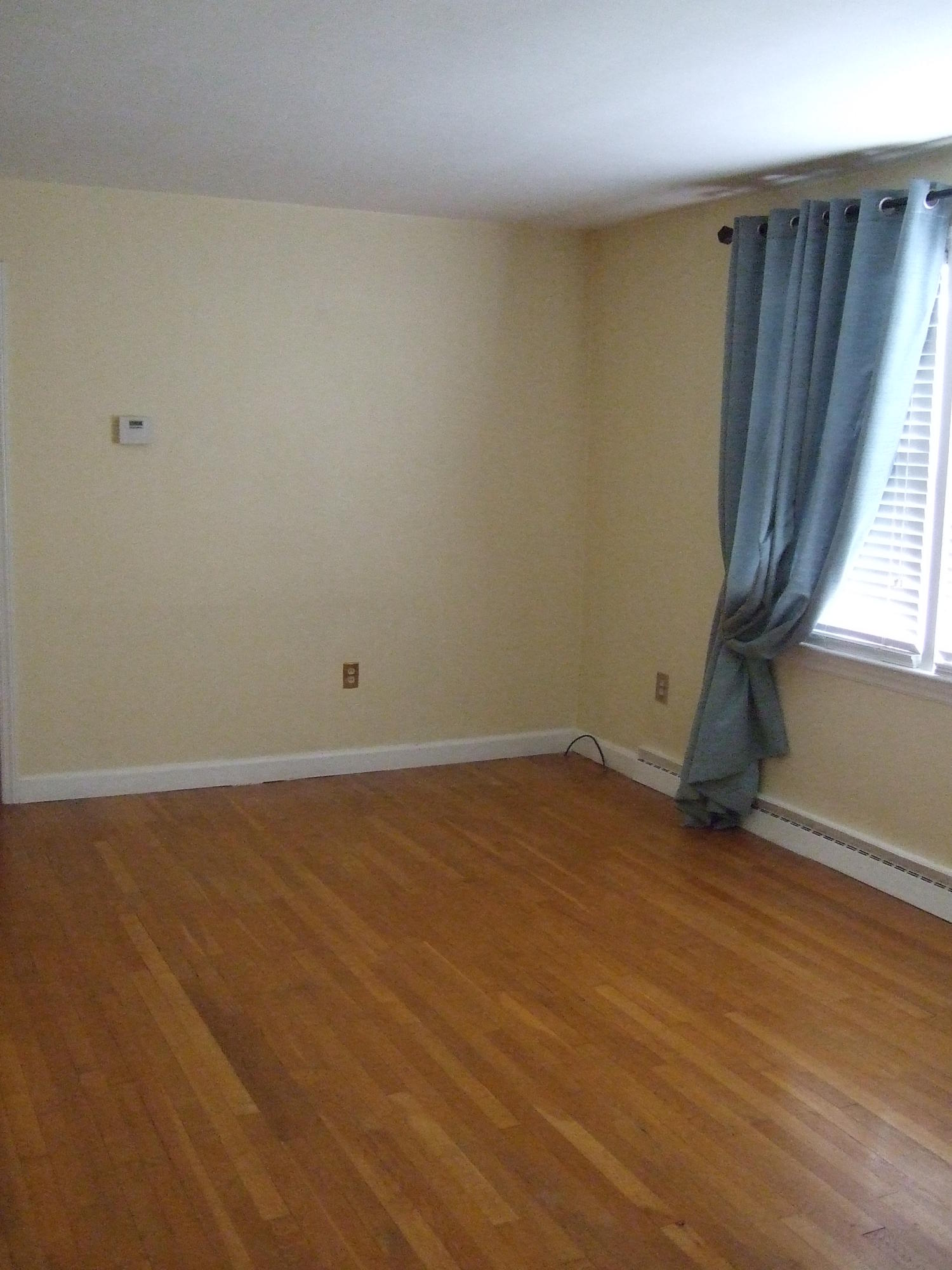 2367 Idavere Road Southwest Roanoke, VA 24015 - Photo 14 of 26 Living Room
