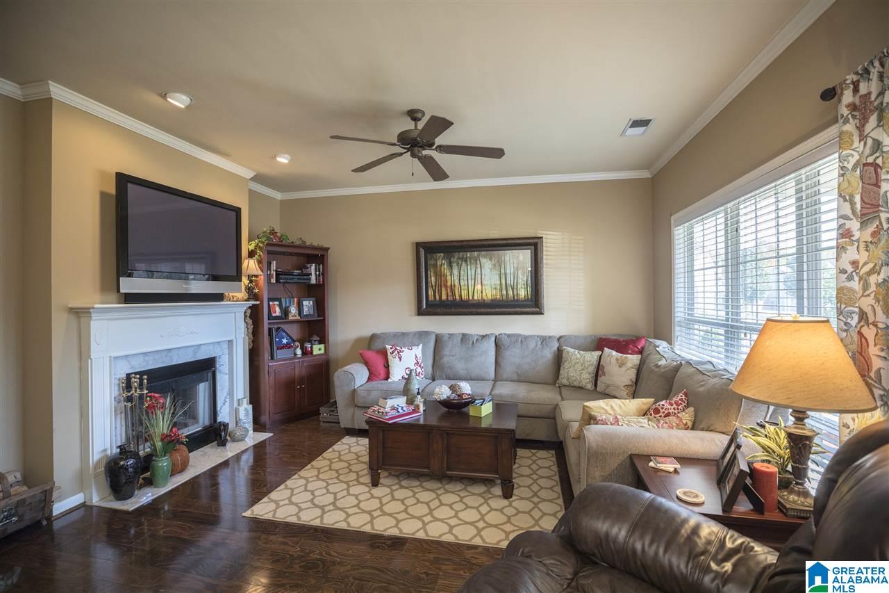 204 Nottingham Drive Calera, AL 35040 - Photo 3 of 31