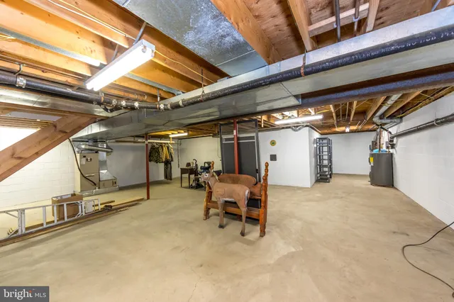 a view of a garage with chair
