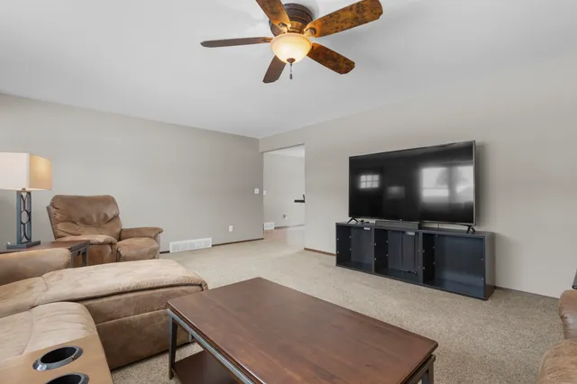 $319,900 | 1729 North Blossom Drive, Appleton, WI 54914