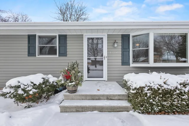 $319,900 | 1729 North Blossom Drive, Appleton, WI 54914
