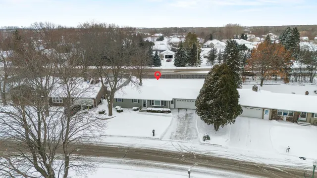 $319,900 | 1729 North Blossom Drive, Appleton, WI 54914