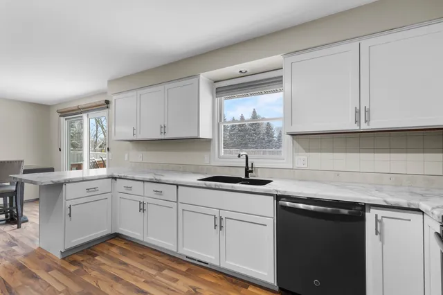 $319,900 | 1729 North Blossom Drive, Appleton, WI 54914