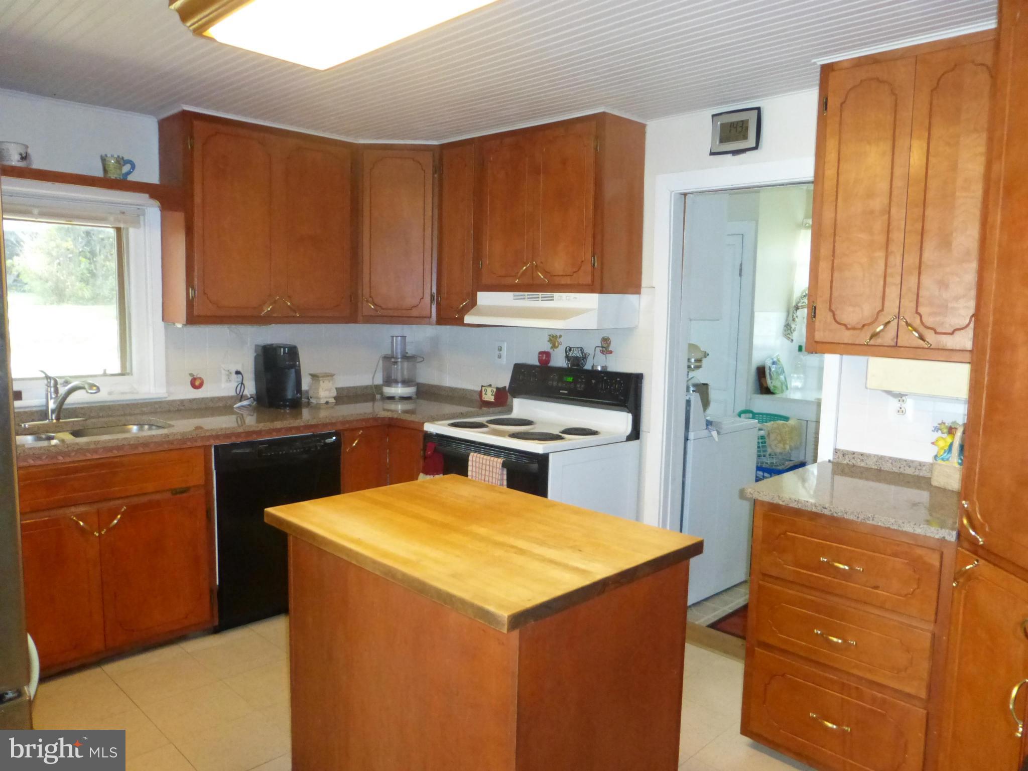 5220 Woodville Road Mount Airy, MD 21771 - Photo 5 of 17 Kitchen