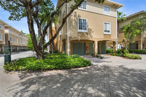$2,350 | 2941 Northeast 185th Street, Unit 1305, Aventura, FL 33180