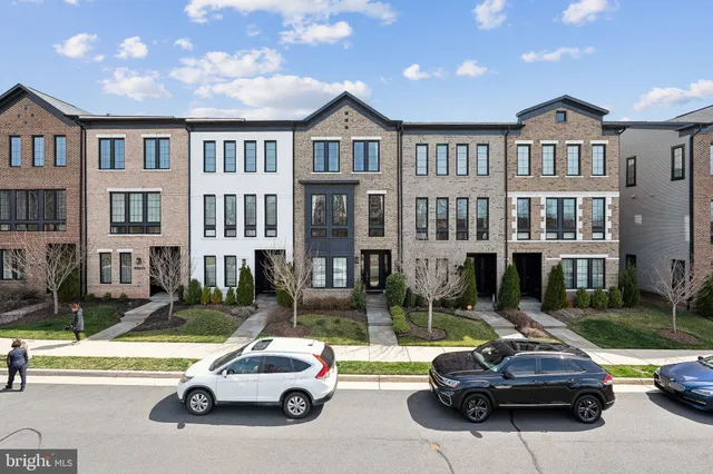 $5,300 | 20386 Roslindale Drive, Ashburn, VA 20147