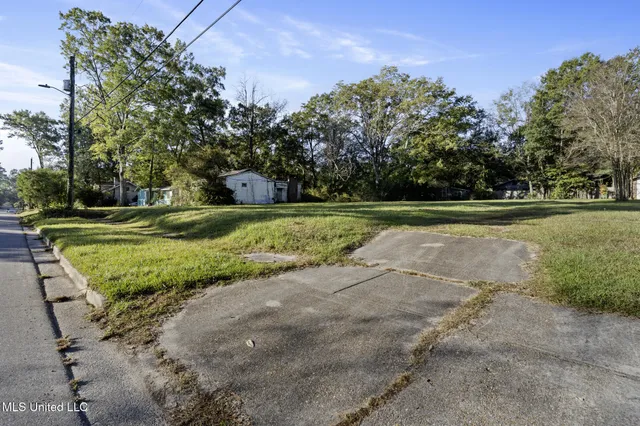 $49,900 | 219 South 23rd Avenue, Hattiesburg, MS 39401