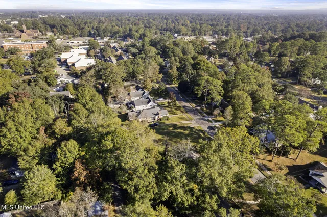 $49,900 | 219 South 23rd Avenue, Hattiesburg, MS 39401