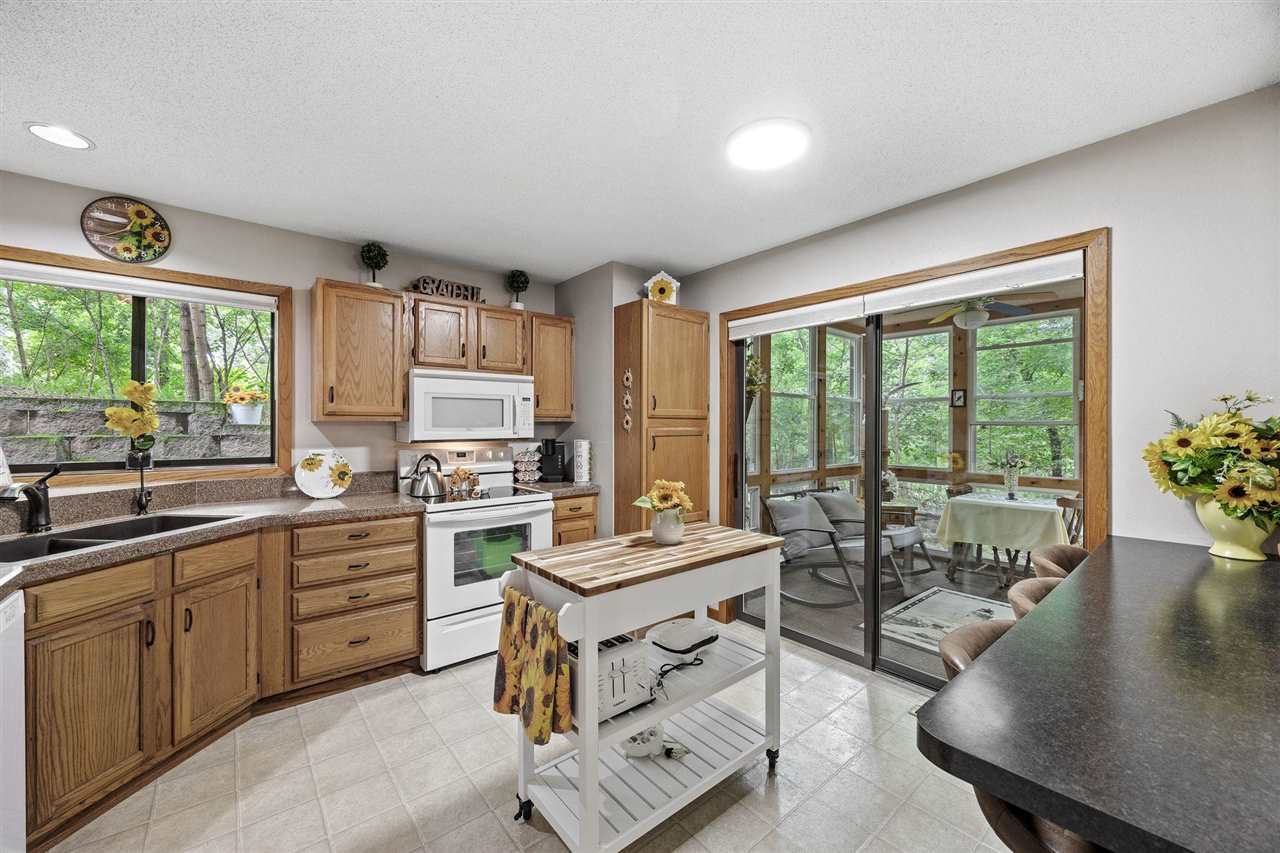 705 East Post Road Southeast, Unit 1 Cedar Rapids, IA 52403 - Photo 12 of 40 Gallery Image 12