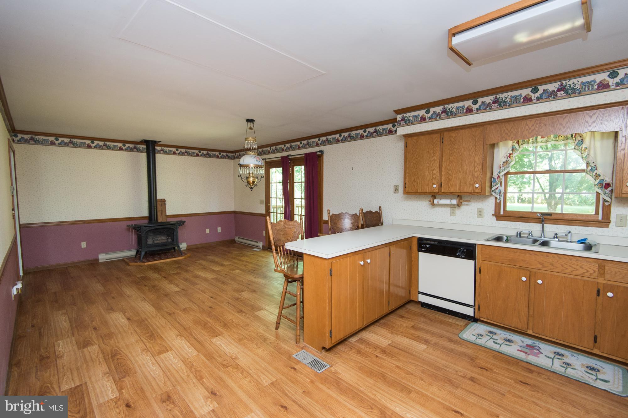 6824 Hunting Creek Road Hurlock, MD 21643 - Photo 13 of 28 Kitchen