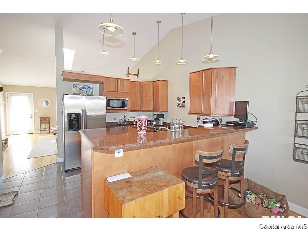 445 Elle Court Springfield, IL 62711 - Photo 9 of 36