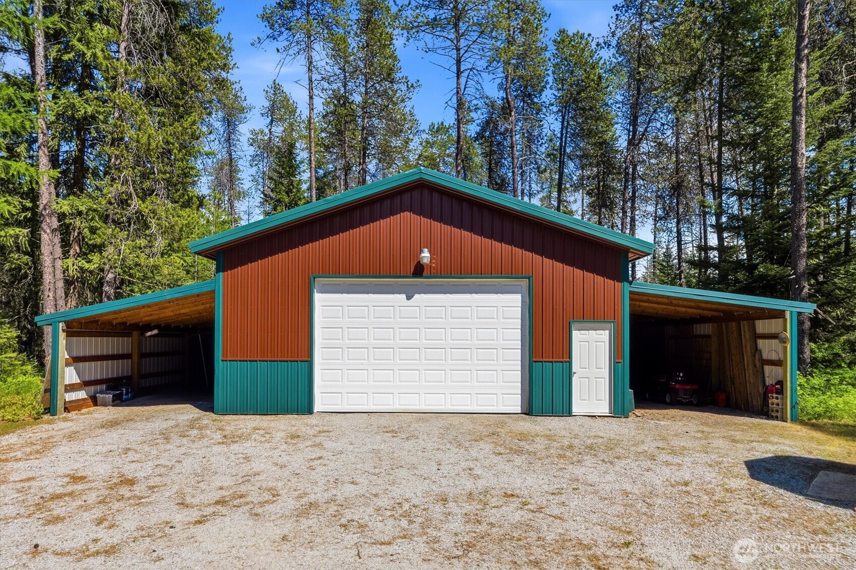 1142 Driskill Road Newport, WA 99156 - Photo 30 of 40 a backyard of a house
