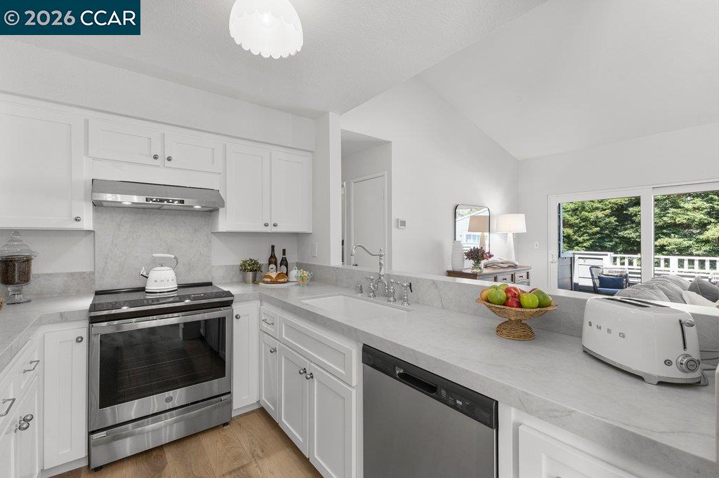 204 Norris Canyon Place, Unit D San Ramon, CA 94582 - Photo 14 of 40