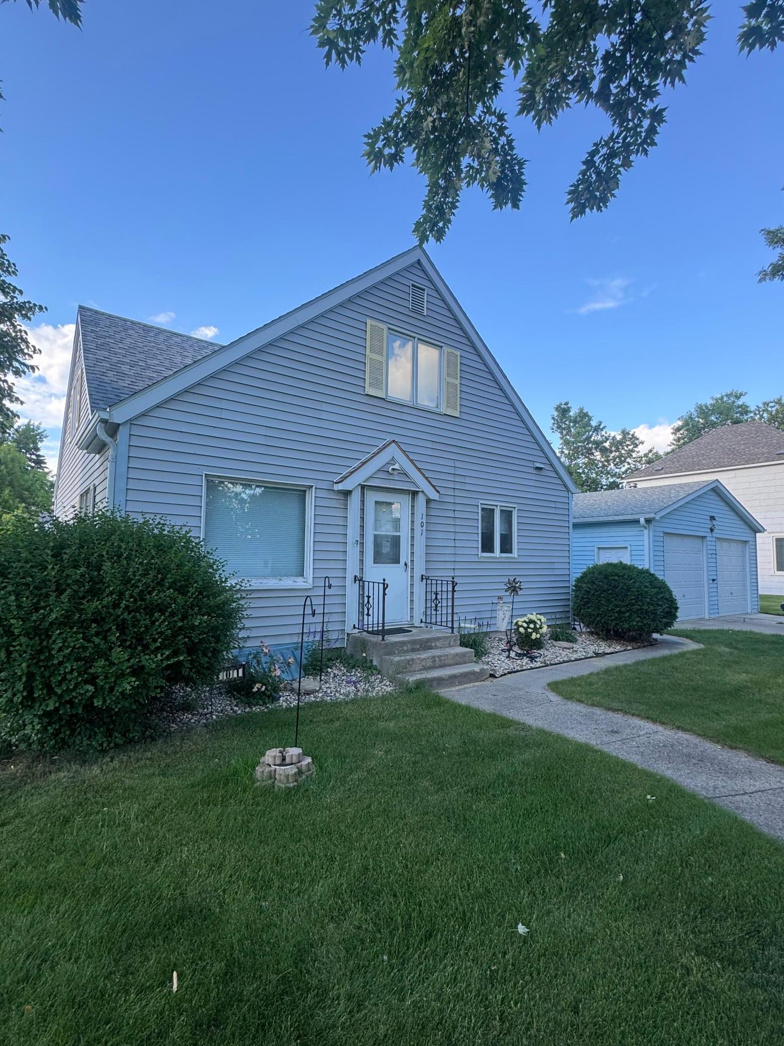 101 6th Street Finley, ND 58230 - Photo 2 of 33