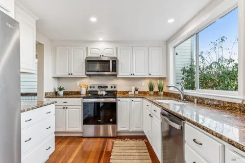 $1,095,000 | 616 Santana Road, Novato, CA 94945