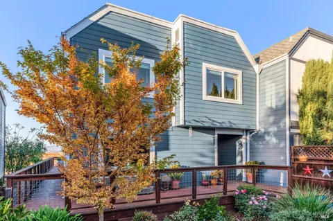 $1,095,000 | 616 Santana Road, Novato, CA 94945