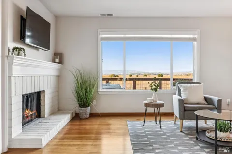 $1,095,000 | 616 Santana Road, Novato, CA 94945