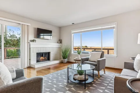 $1,095,000 | 616 Santana Road, Novato, CA 94945