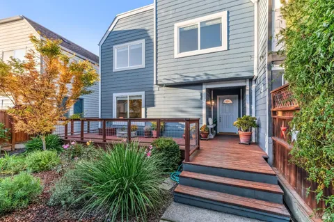 $1,095,000 | 616 Santana Road, Novato, CA 94945