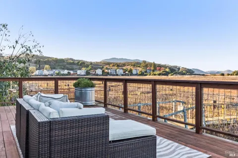 $1,095,000 | 616 Santana Road, Novato, CA 94945