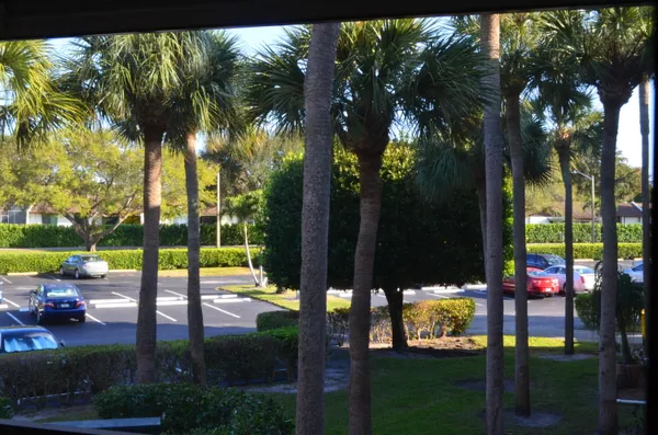 $139,000 | 5370 Las Verdes Circle, Unit 221, Delray Beach, FL 33484