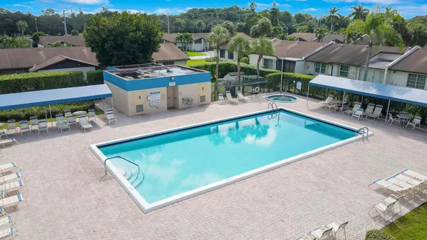 $139,000 | 5370 Las Verdes Circle, Unit 221, Delray Beach, FL 33484