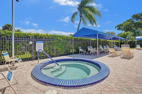 $139,000 | 5370 Las Verdes Circle, Unit 221, Delray Beach, FL 33484