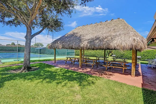 $139,000 | 5370 Las Verdes Circle, Unit 221, Delray Beach, FL 33484
