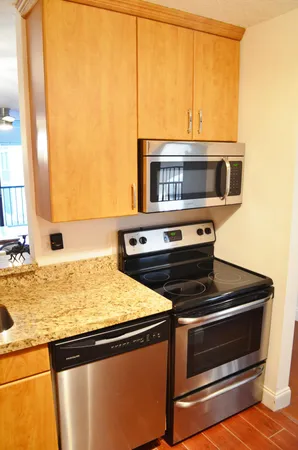 $139,000 | 5370 Las Verdes Circle, Unit 221, Delray Beach, FL 33484