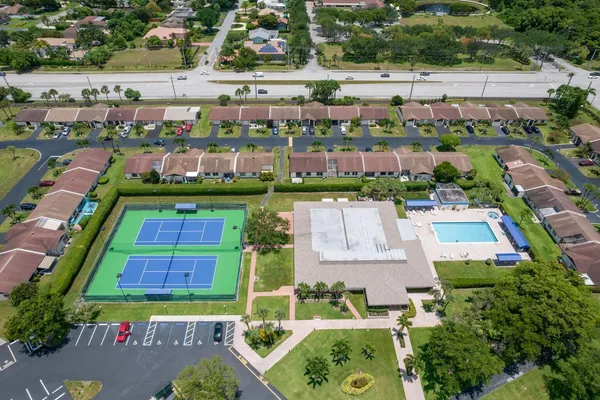 $139,000 | 5370 Las Verdes Circle, Unit 221, Delray Beach, FL 33484