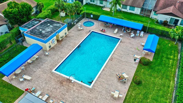$139,000 | 5370 Las Verdes Circle, Unit 221, Delray Beach, FL 33484