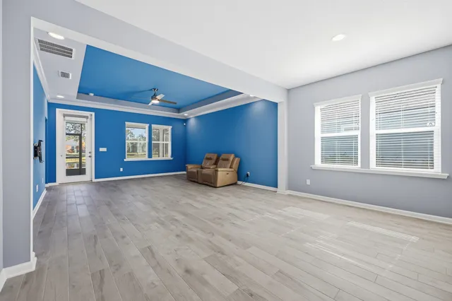 a view of livingroom with furniture