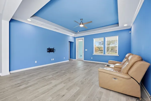 a view of livingroom with furniture
