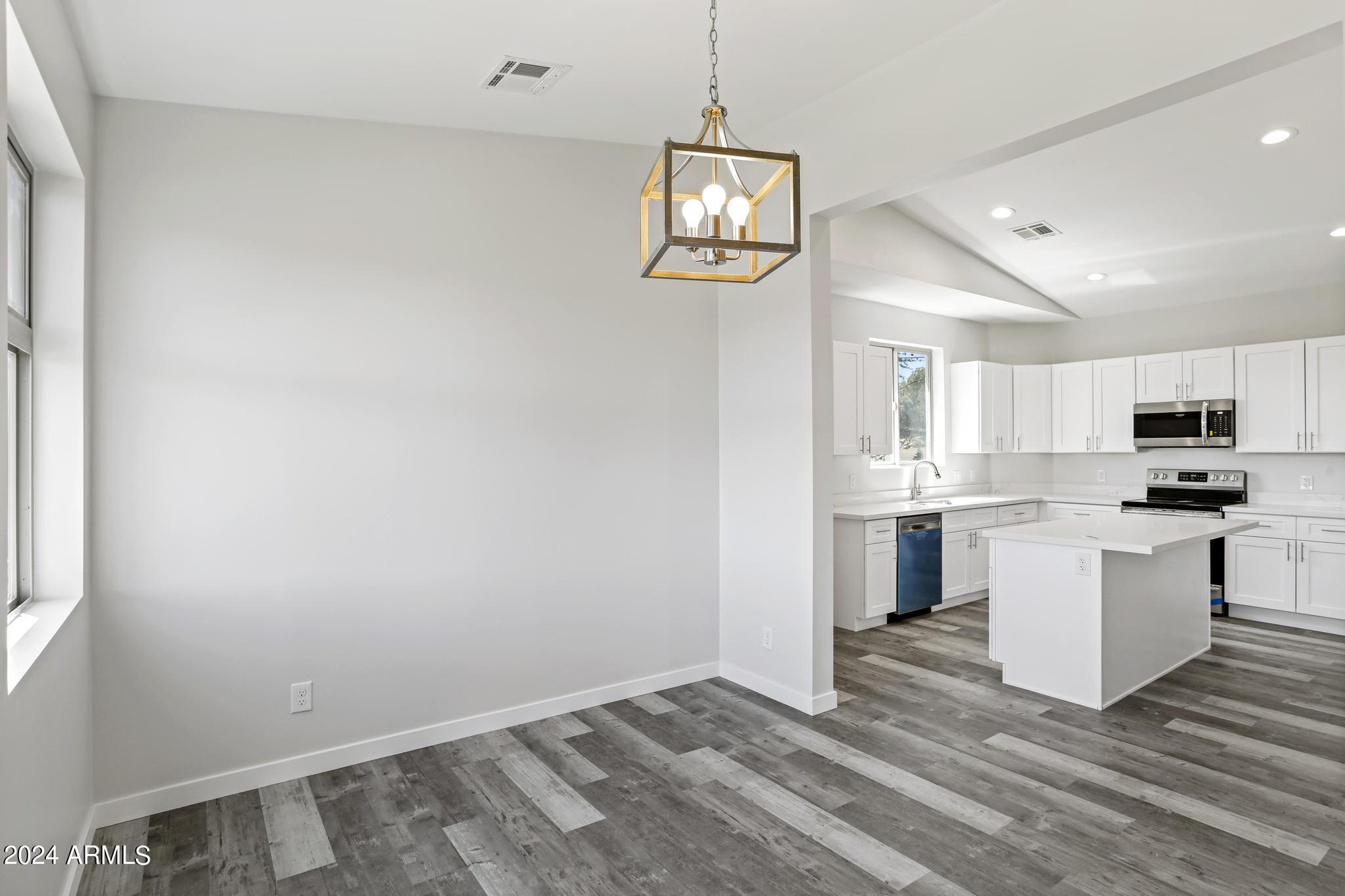 306 West Rim View Road Payson, AZ 85541 - Photo 29 of 54 017 Dining Room