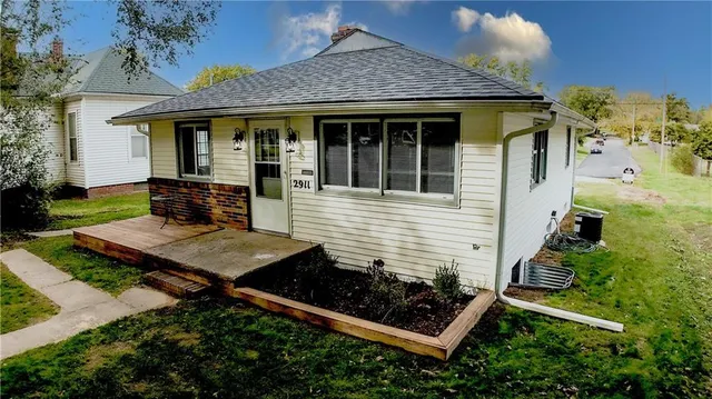 $229,900 | 2911 Faraon Street, St. Joseph, MO 64501