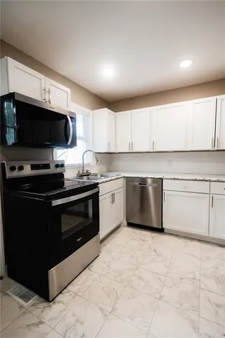 $229,900 | 2911 Faraon Street, St. Joseph, MO 64501