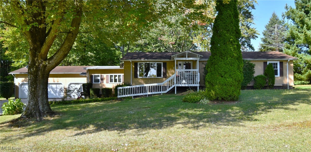 9843 Limeridge Road Mantua, OH 44255 - Photo 2 of 38