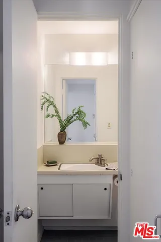 $2,195,000 | 1921 Lucile Avenue, Los Angeles, CA 90039