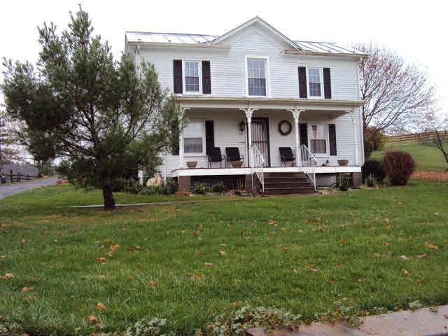 905 Dam Town Road Fort Defiance, VA 24437 - Photo 1 of 1 a front view of a house with a yard