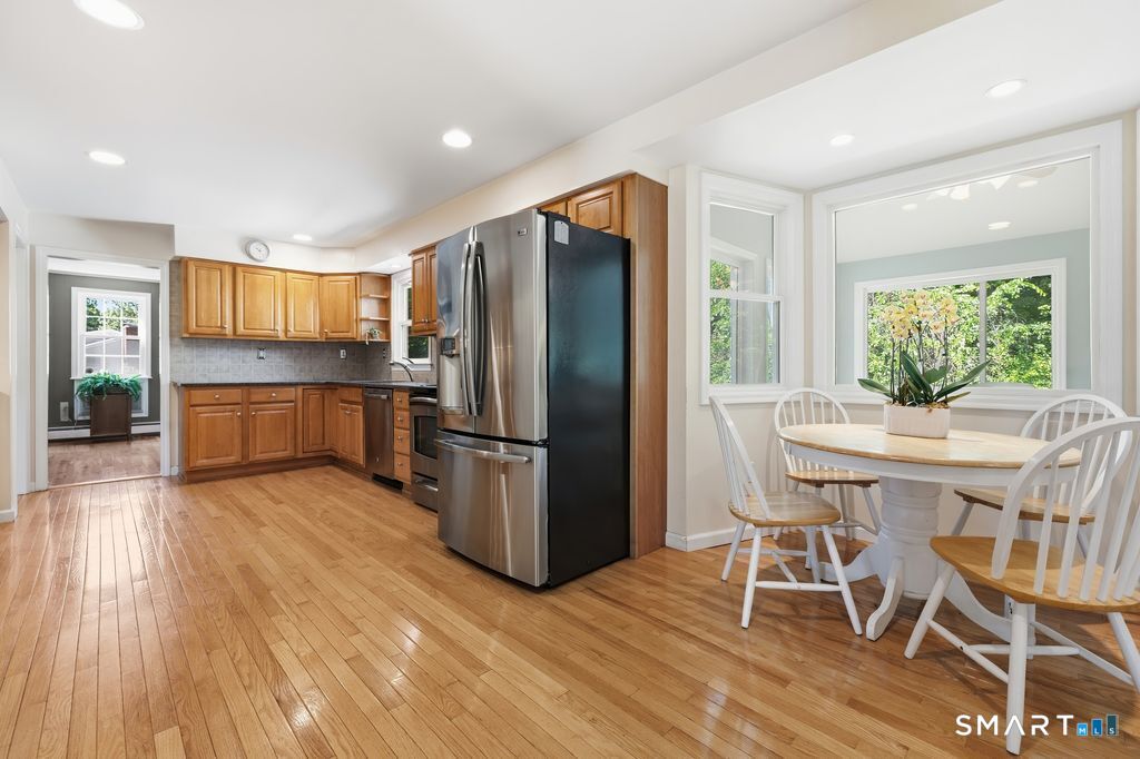 152 Holmes Road Ridgefield, CT 06877 - Photo 5 of 39