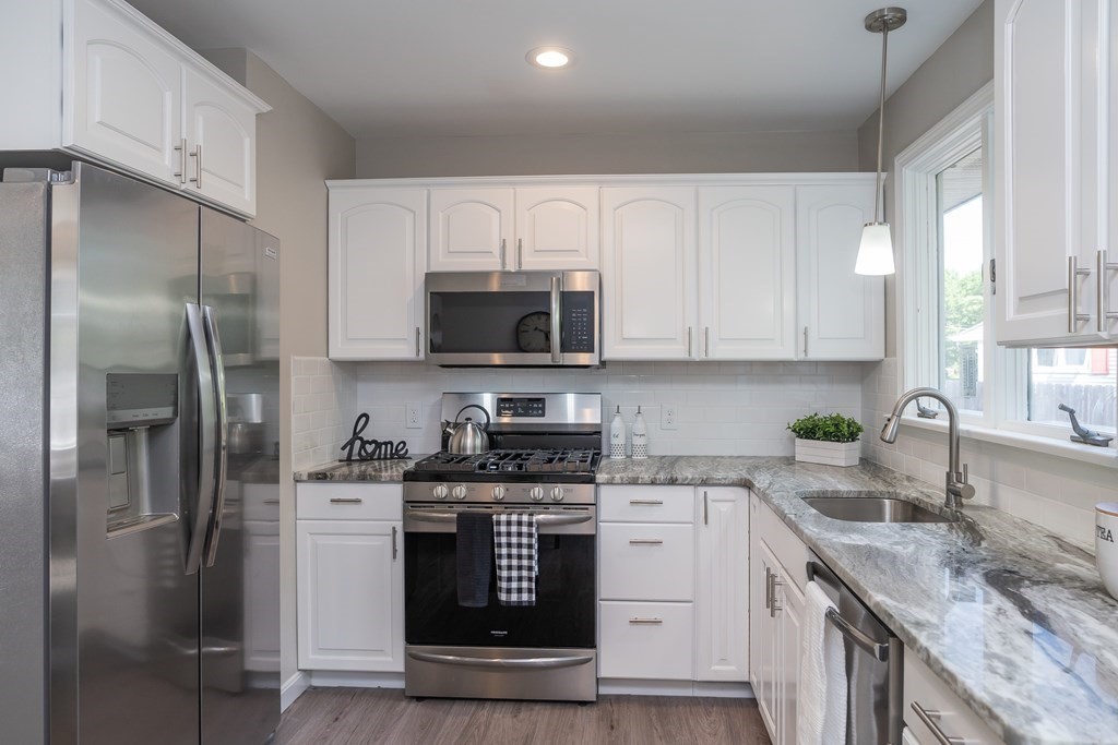 103 Shady Brook Lane Springfield, MA 01118 - Photo 1 of 38 Gallery Image 1