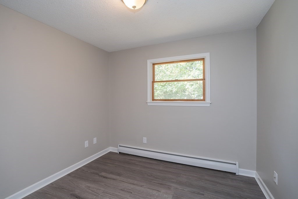 103 Shady Brook Lane Springfield, MA 01118 - Photo 16 of 38 Gallery Image 16