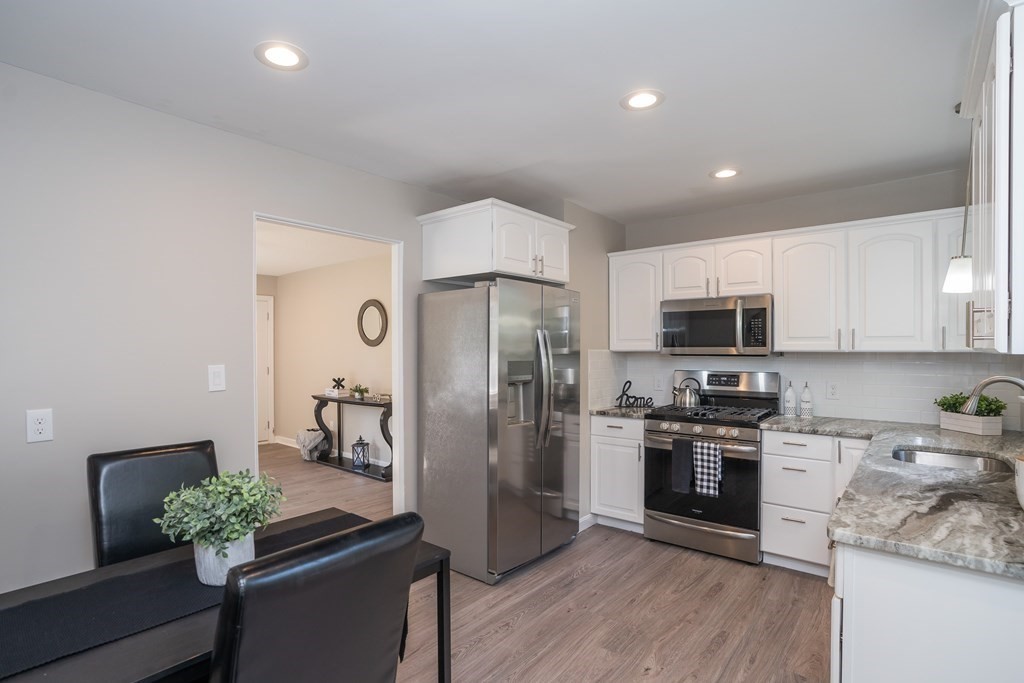 103 Shady Brook Lane Springfield, MA 01118 - Photo 3 of 38 Gallery Image 3