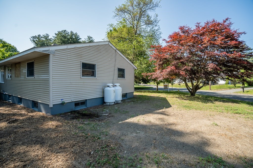 103 Shady Brook Lane Springfield, MA 01118 - Photo 35 of 38 Gallery Image 35