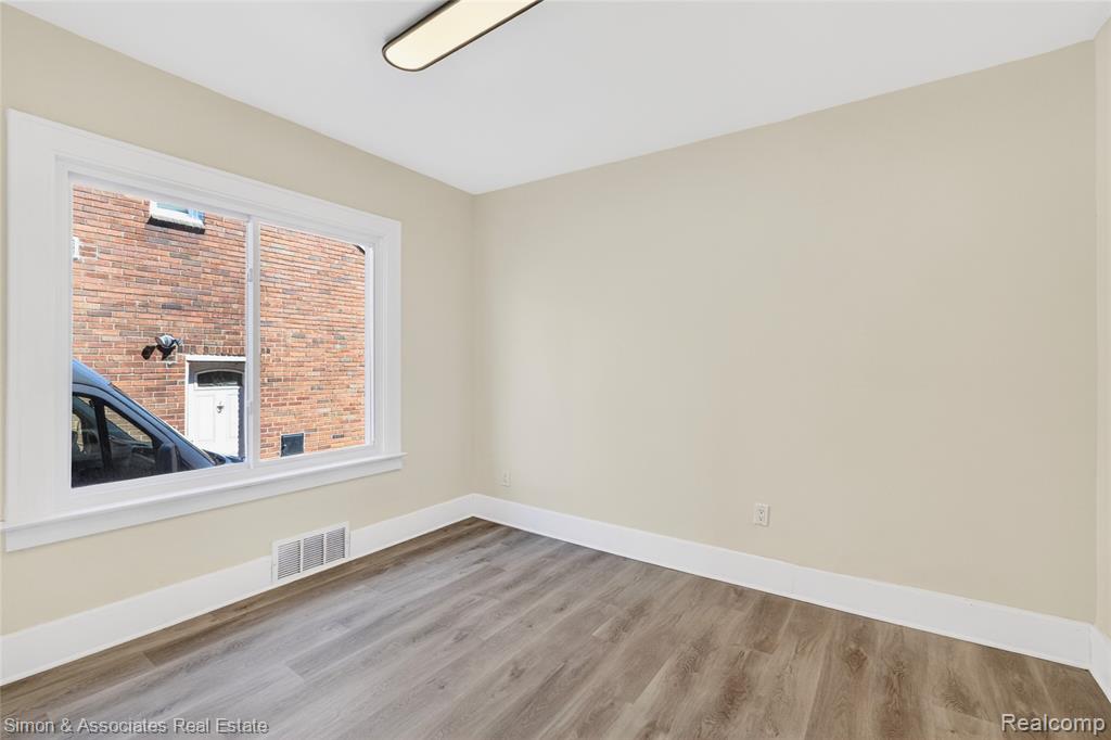 5019 Maple Street Dearborn, MI 48126 - Photo 18 of 44